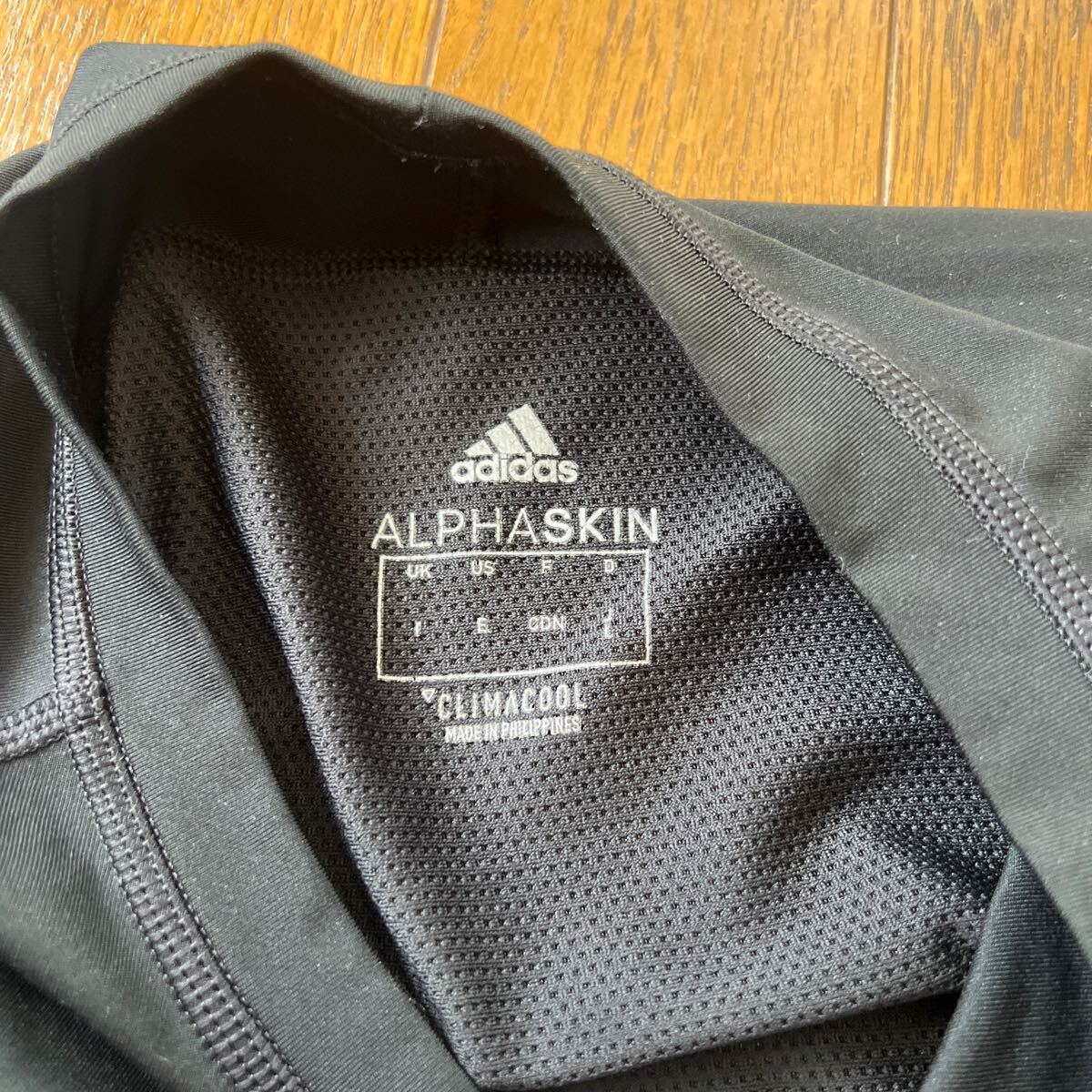 Adidas ALPHASHIN 半袖Tシャツ 黒トレーニング の画像3