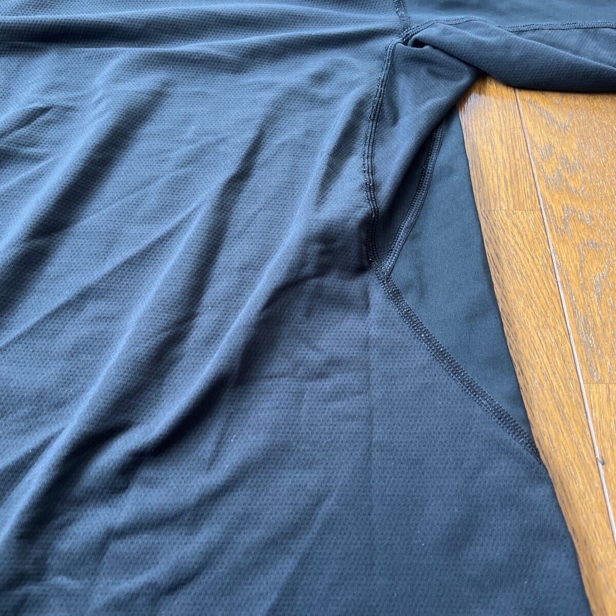 Adidas ALPHASHIN 半袖Tシャツ 黒トレーニング の画像5