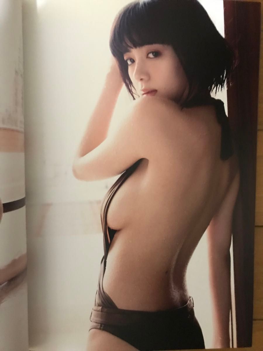 ｐｉｎｔｕｒｉｔａ　池田エライザファースト写真集 （池田エライザファースト写真集） ＱＷＡＪＩＭＡＴＯＭＯＫＩ／〔撮影〕