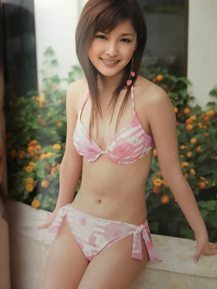 ハッピー! : 石川梨華幸せのあしあと : 完全限定版・モーニング娘。卒業フォトbook