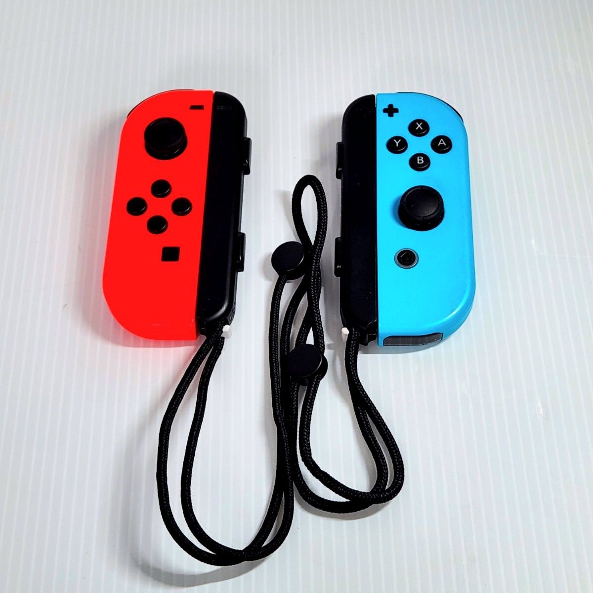 美品Nintendo Switch  ジョイコン ネオンブルーL ネオンレッドR 任天堂 ニンテンドースイッチ