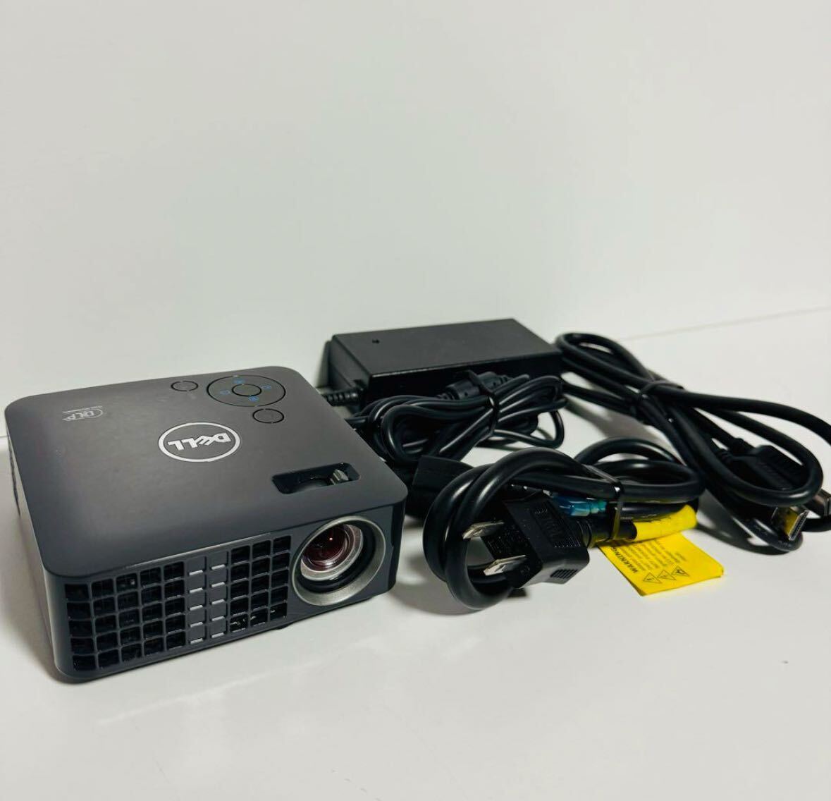 【美品】DELL プロジェクター M115HD_画像1