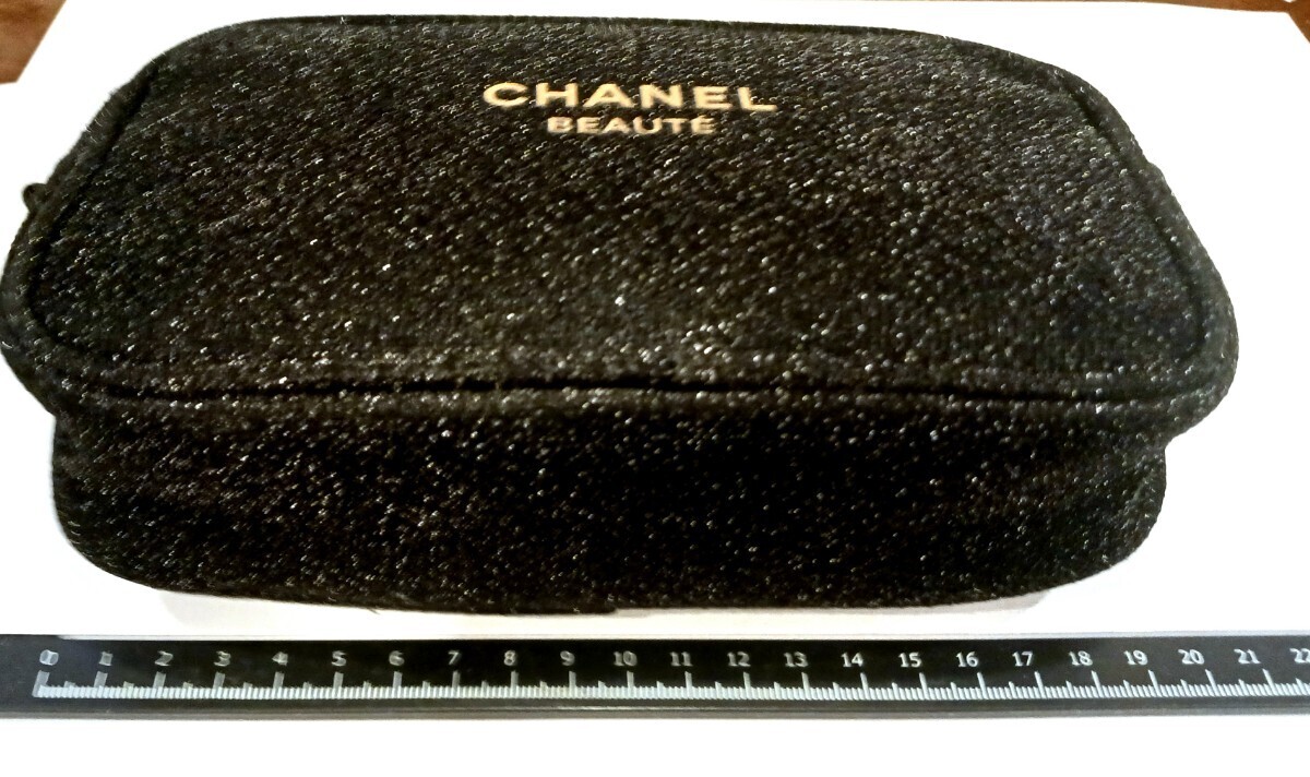 新品 CHANEL シャネル ノベルティ ポーチ ブラック ラメ 化粧 新品 CHANEL シャネル ノベルティ ポーチ ブラック ラメ 化粧