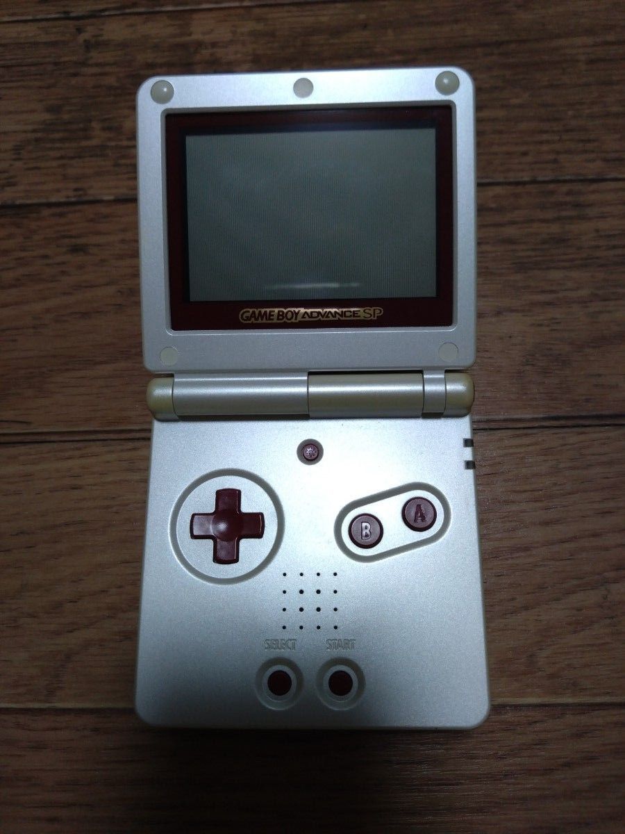 ゲームボーイアドバンスSP ファミコンカラー 付属品完備 任天堂 ゲームボーイアドバンスSP ファミコンカラー 付属品完備 任天堂