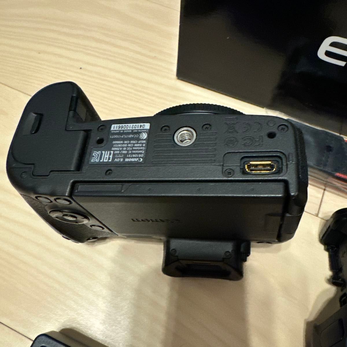Canon EOS R ボディ、バッテリーグリップセット Canon EOS R ボディ、バッテリーグリップセット