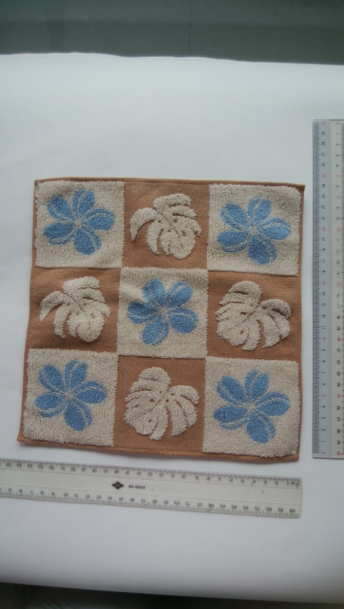 再値下げ！未使用！ハンカチ　Hula Lehuaのハンドタオル　綿100% 日本製　吸収性バツグン！可愛い　ハワイ定番の色合い、柄　約25×25_画像3