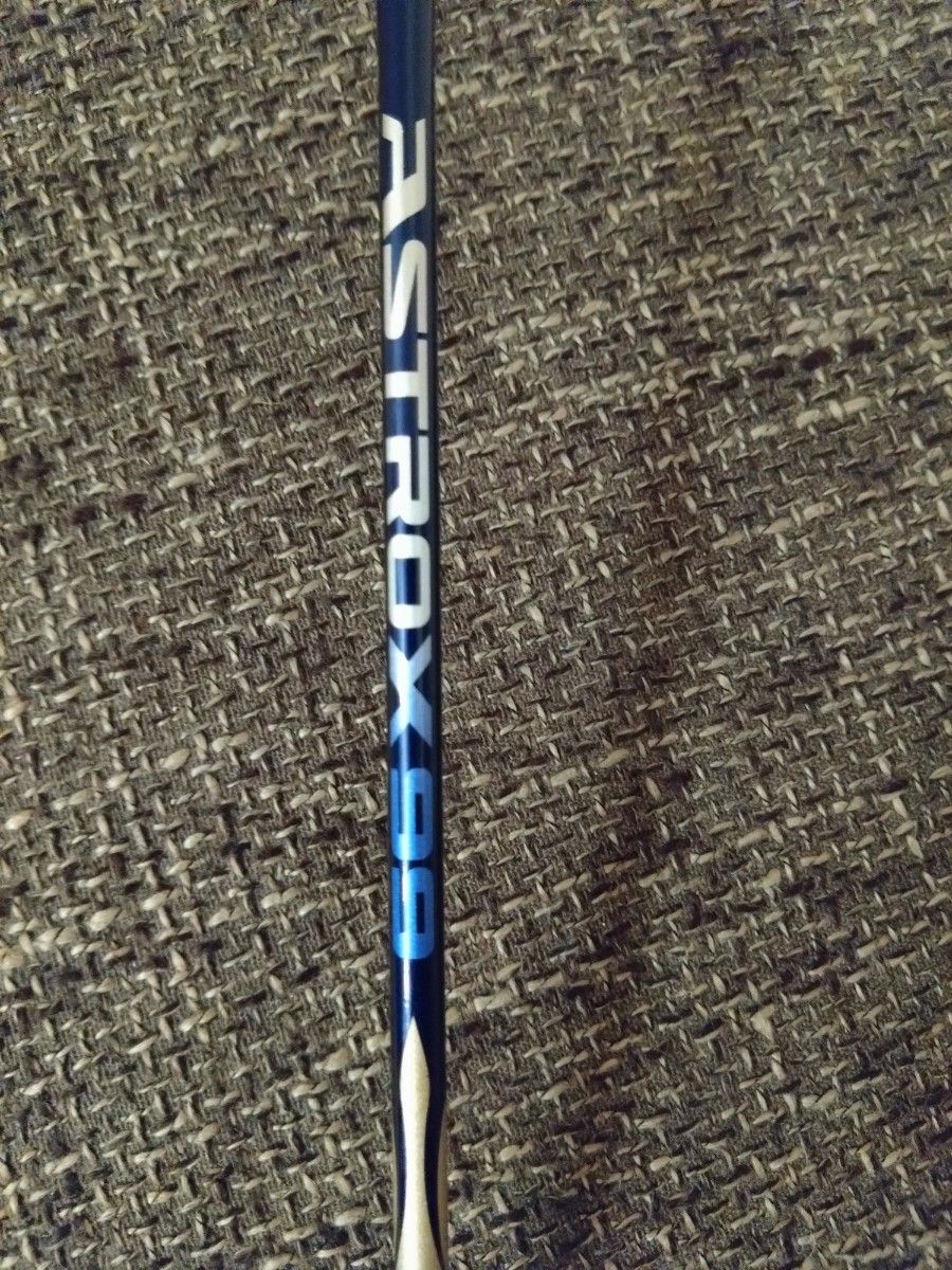 YONEX ヨネックス 美品限定カラー バドミントンラケット YONEX ヨネックス 美品限定カラー バドミントンラケット