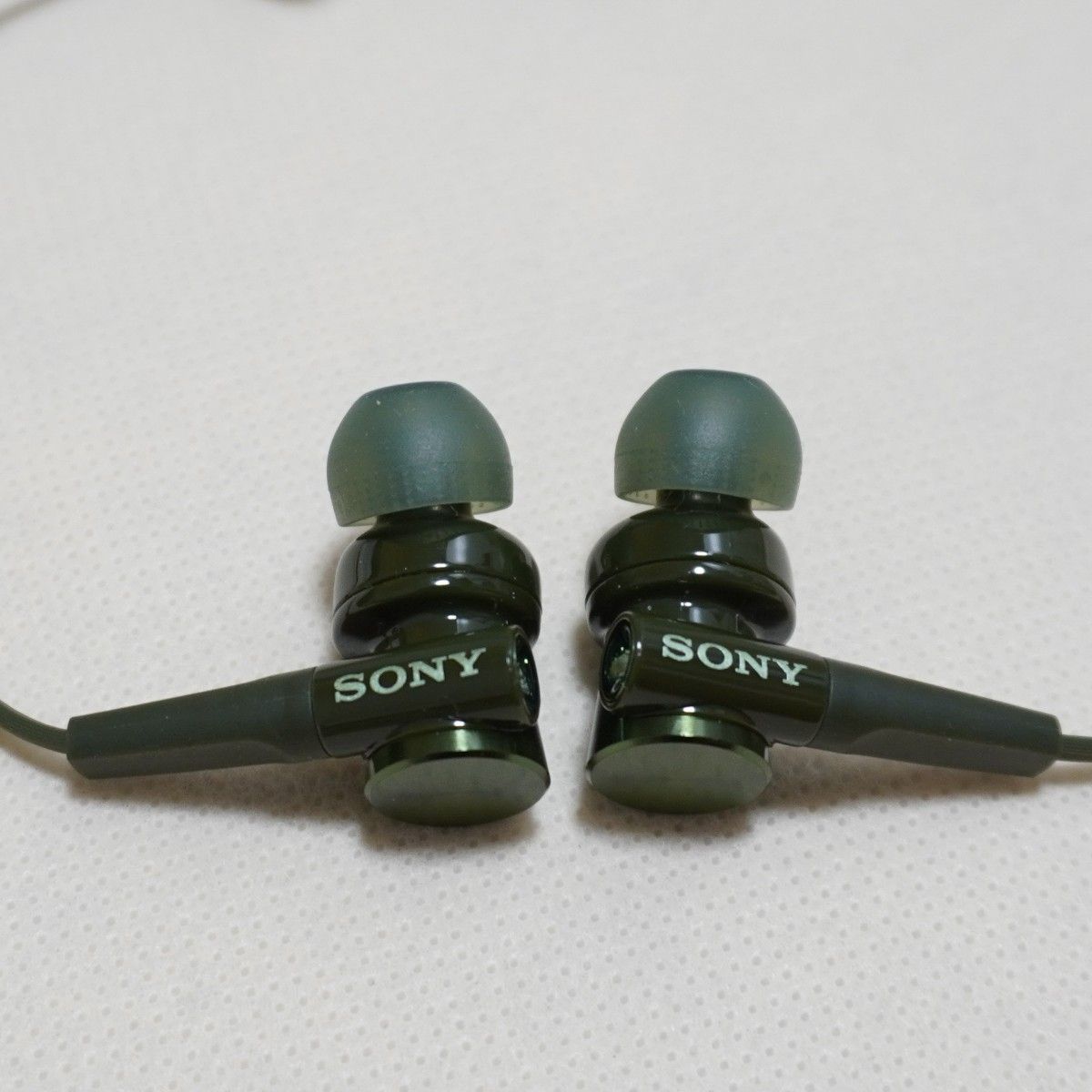 SONY 重低音モデル 有線イヤホン マイク付き MDR-XB75AP SONY 重低音モデル 有線イヤホン マイク付き MDR-XB75AP