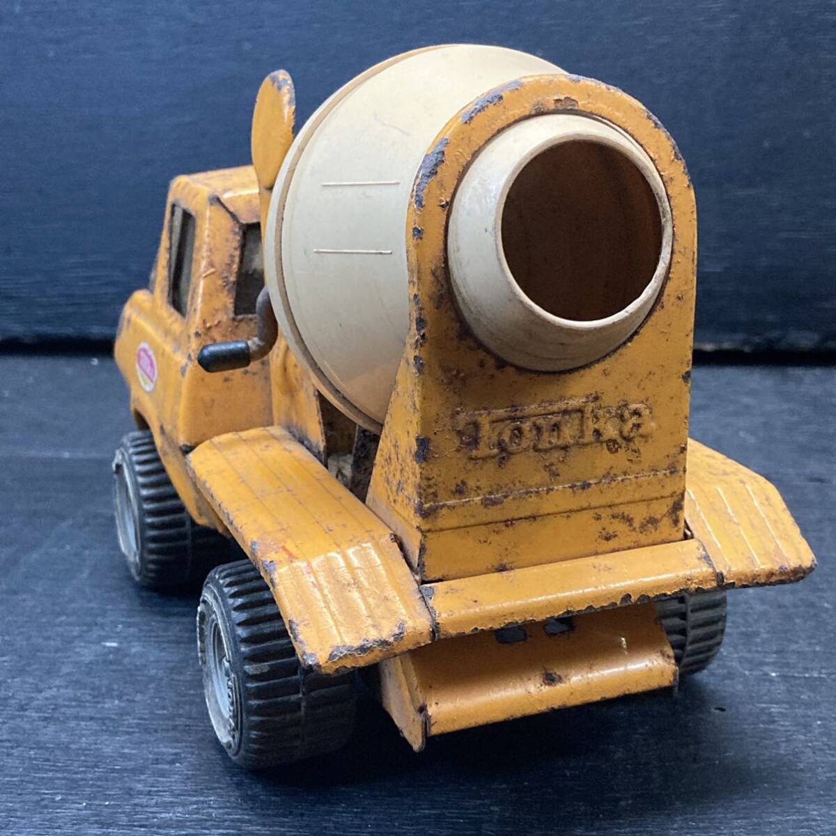 70年代 TONKA製トラック ブリキ ミキサー車 当時物 昭和レトロ 70年代 TONKA製トラック ブリキ ミキサー車 当時物 昭和レトロ