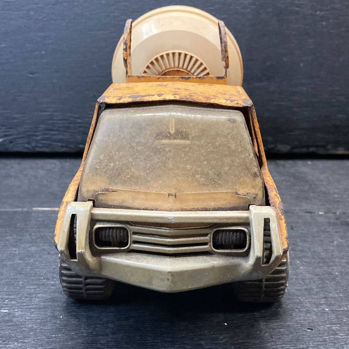 70年代 TONKA製トラック ブリキ ミキサー車 当時物 昭和レトロ 70年代 TONKA製トラック ブリキ ミキサー車 当時物 昭和レトロ