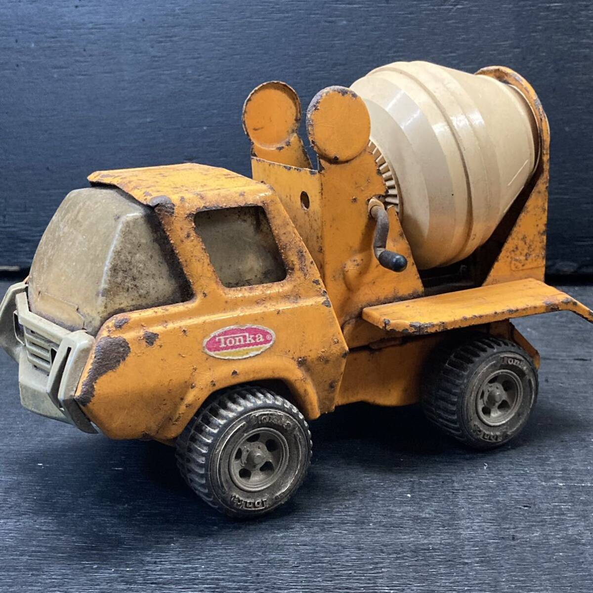 70年代 TONKA製トラック ブリキ ミキサー車 当時物 昭和レトロ 70年代 TONKA製トラック ブリキ ミキサー車 当時物 昭和レトロ