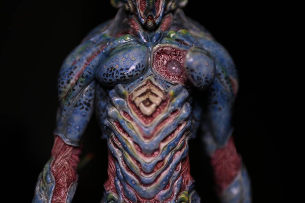 VILE GUYVER 徹底改造完成品 ガイバー 42cm大型ガレージキット VILE GUYVER 徹底改造完成品 ガイバー 42cm大型ガレージキット