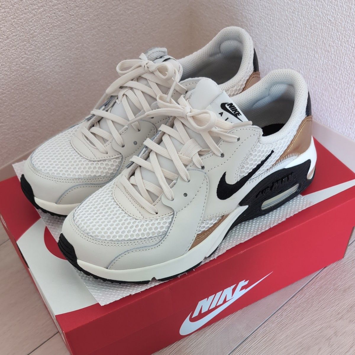 NIKE ナイキ W AIRMAX EXCEE エアマックスエクシー 24 5cm 白 黒 NIKE ナイキ W AIRMAX EXCEE エアマックスエクシー 24 5cm 白 黒