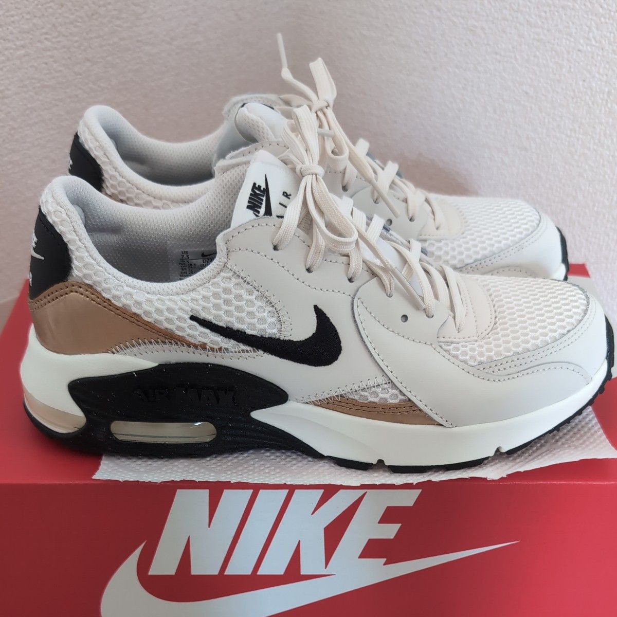 NIKE ナイキ W AIRMAX EXCEE エアマックスエクシー 24 5cm 白 黒 NIKE ナイキ W AIRMAX EXCEE エアマックスエクシー 24 5cm 白 黒