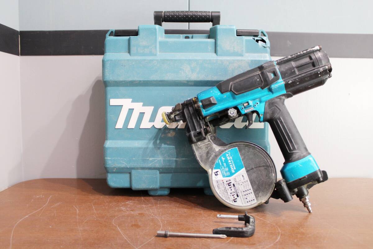 L 20621K02 マキタ 41mm高圧エアビス打ち機 AR411HR エアー工具 L 20621K02 マキタ 41mm高圧エアビス打ち機 AR411HR エアー工具