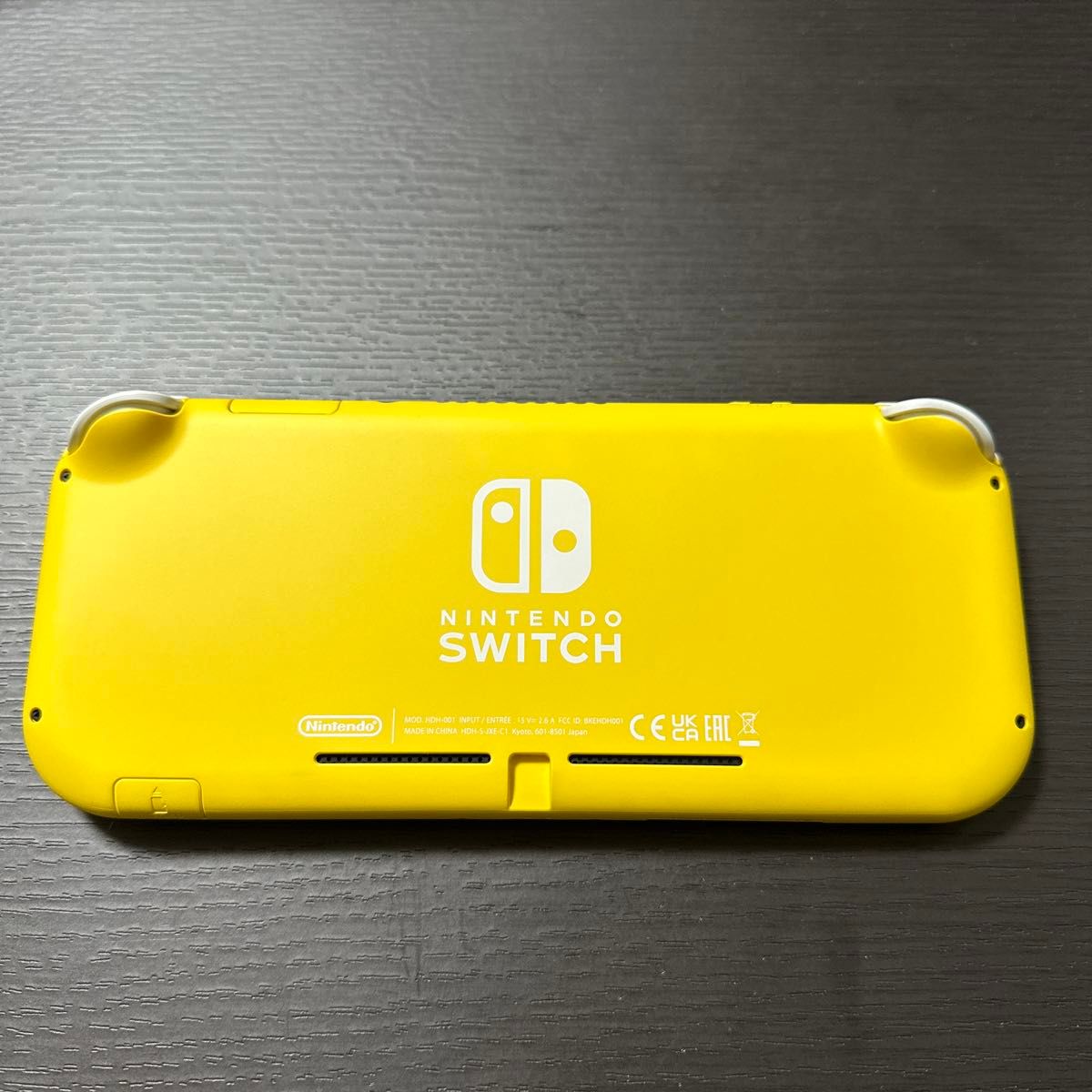 美品】【セット】Nintendo Switch Lite イエロー・ソフト6本 美品】【セット】Nintendo Switch Lite イエロー・ソフト6本