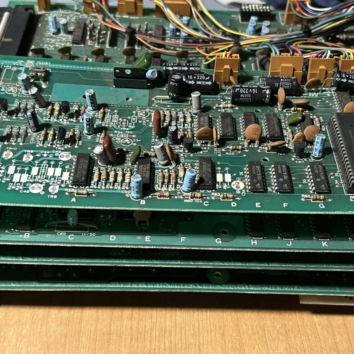 アーケード基板 タイトル不明 動作未確認 テーブル筐体 基盤 再 アーケード基板 タイトル不明 動作未確認 テーブル筐体 基盤 再