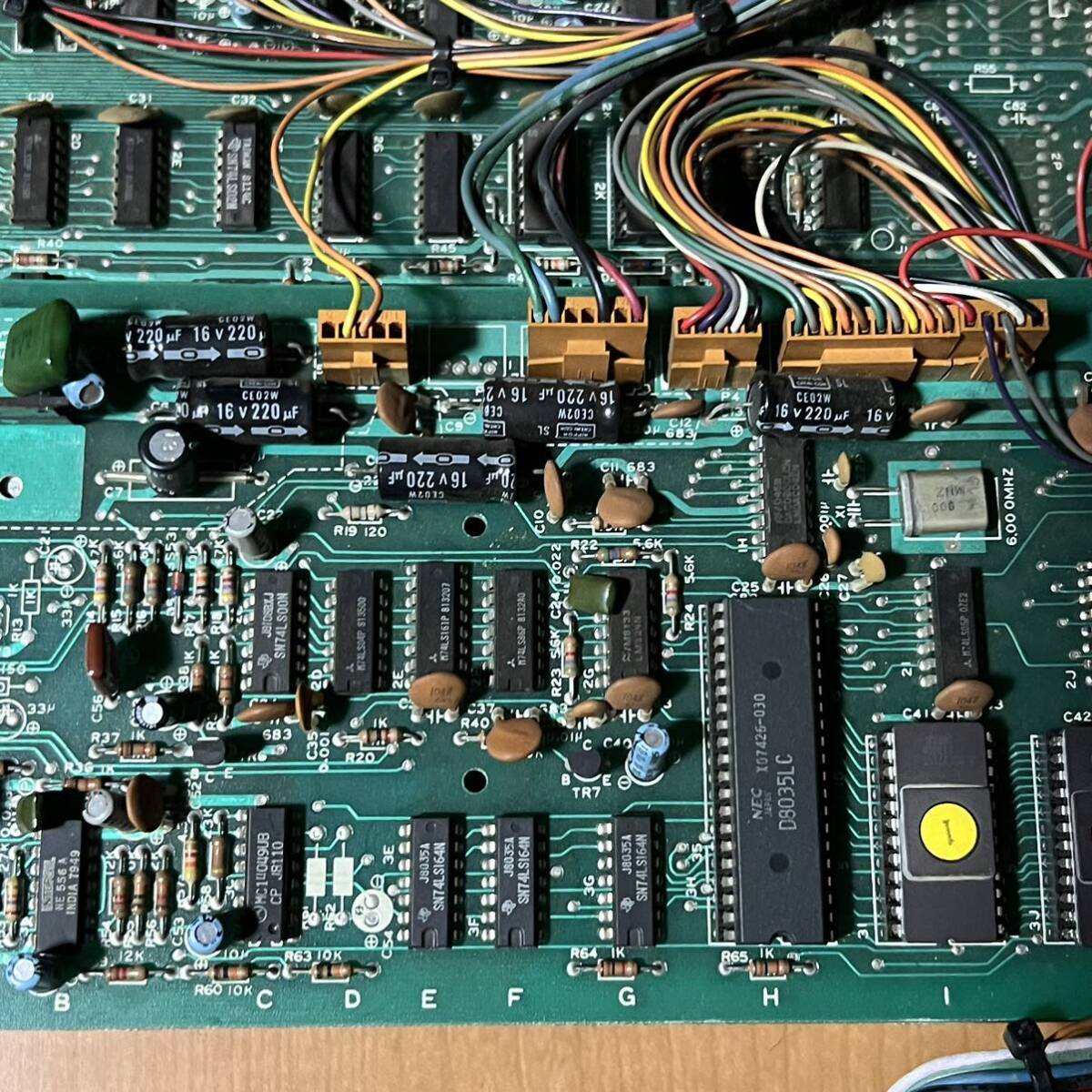 アーケード基板 タイトル不明 動作未確認 テーブル筐体 基盤 再 アーケード基板 タイトル不明 動作未確認 テーブル筐体 基盤 再