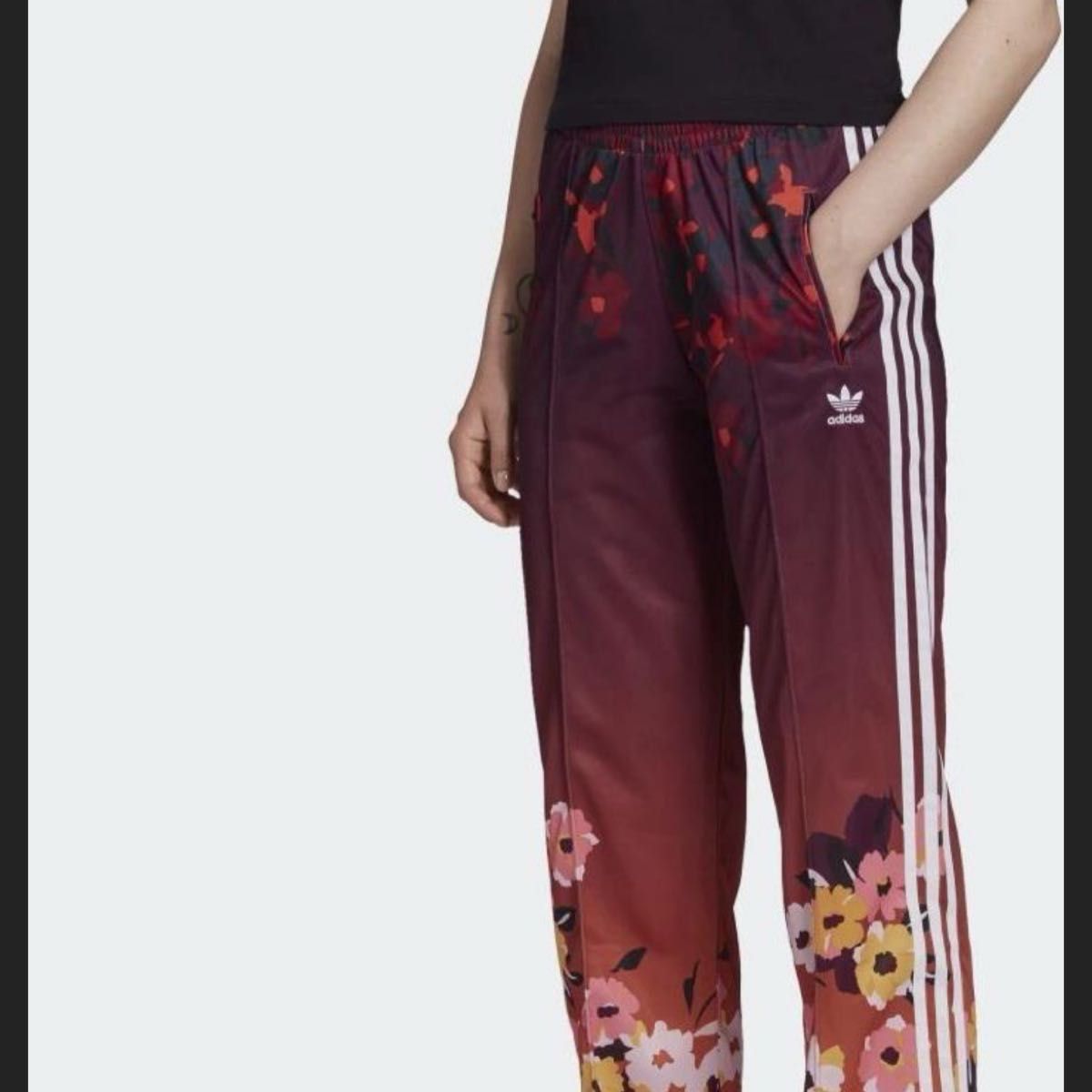 adidas × HER STUDIO LONDON トラックパンツ 総柄 花柄 adidas × HER STUDIO LONDON トラックパンツ 総柄 花柄