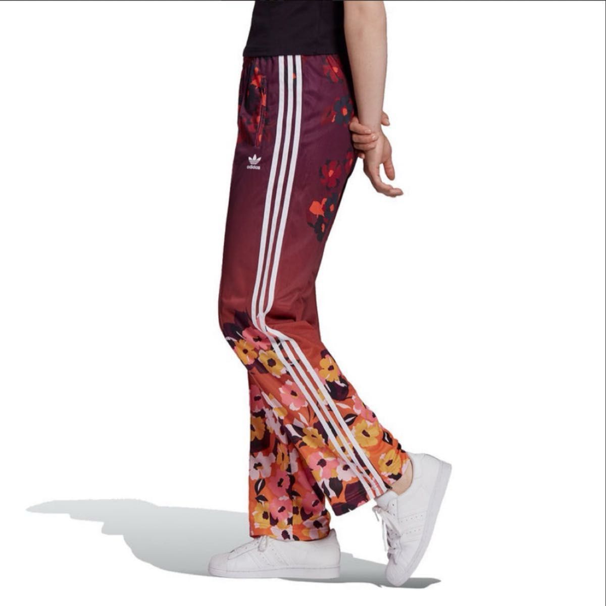 adidas × HER STUDIO LONDON トラックパンツ 総柄 花柄 adidas × HER STUDIO LONDON トラックパンツ 総柄 花柄