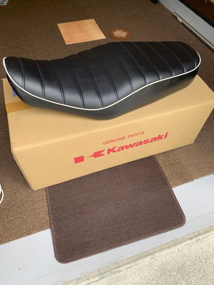 カワサキ純正ローシート 53066-0765-12J W800 cafe street カワサキ純正ローシート 53066-0765-12J W800 cafe street
