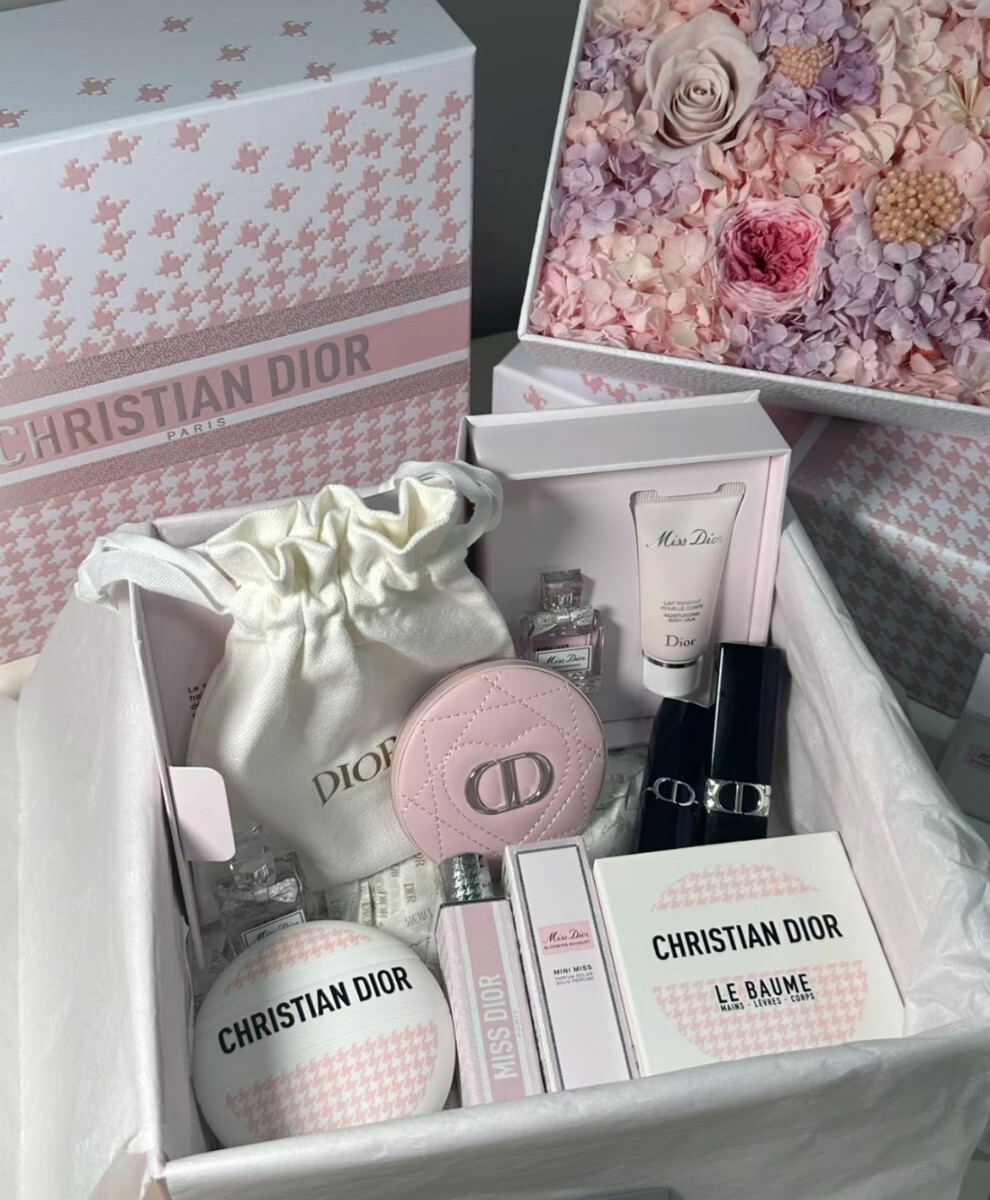 ディオール Dior2024年新作 正規品 ディオールDiorノベルティ ディオール Dior2024年新作 正規品 ディオールDiorノベルティ