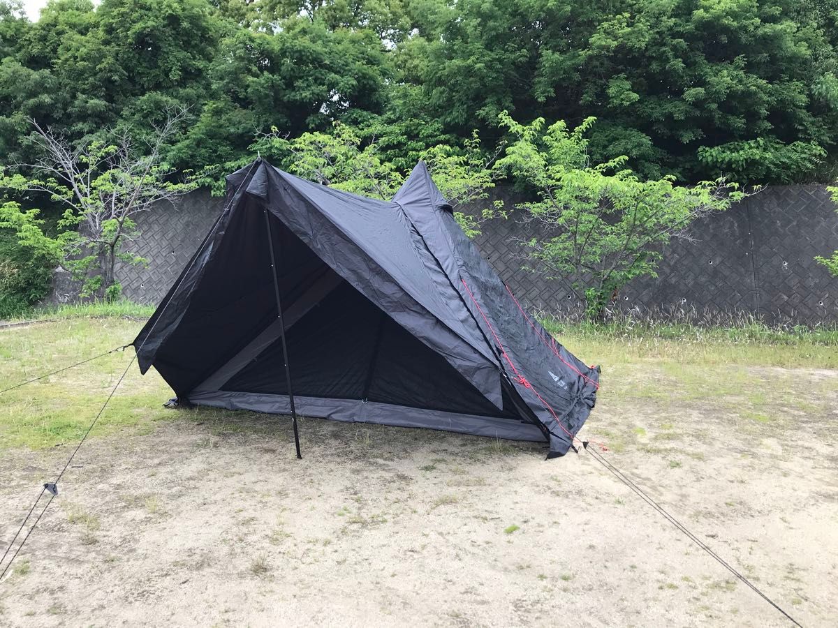 ヴァストランド VASTLAND ワンポールテント Mサイズ 4人用 黒 ヴァストランド VASTLAND ワンポールテント Mサイズ 4人用 黒
