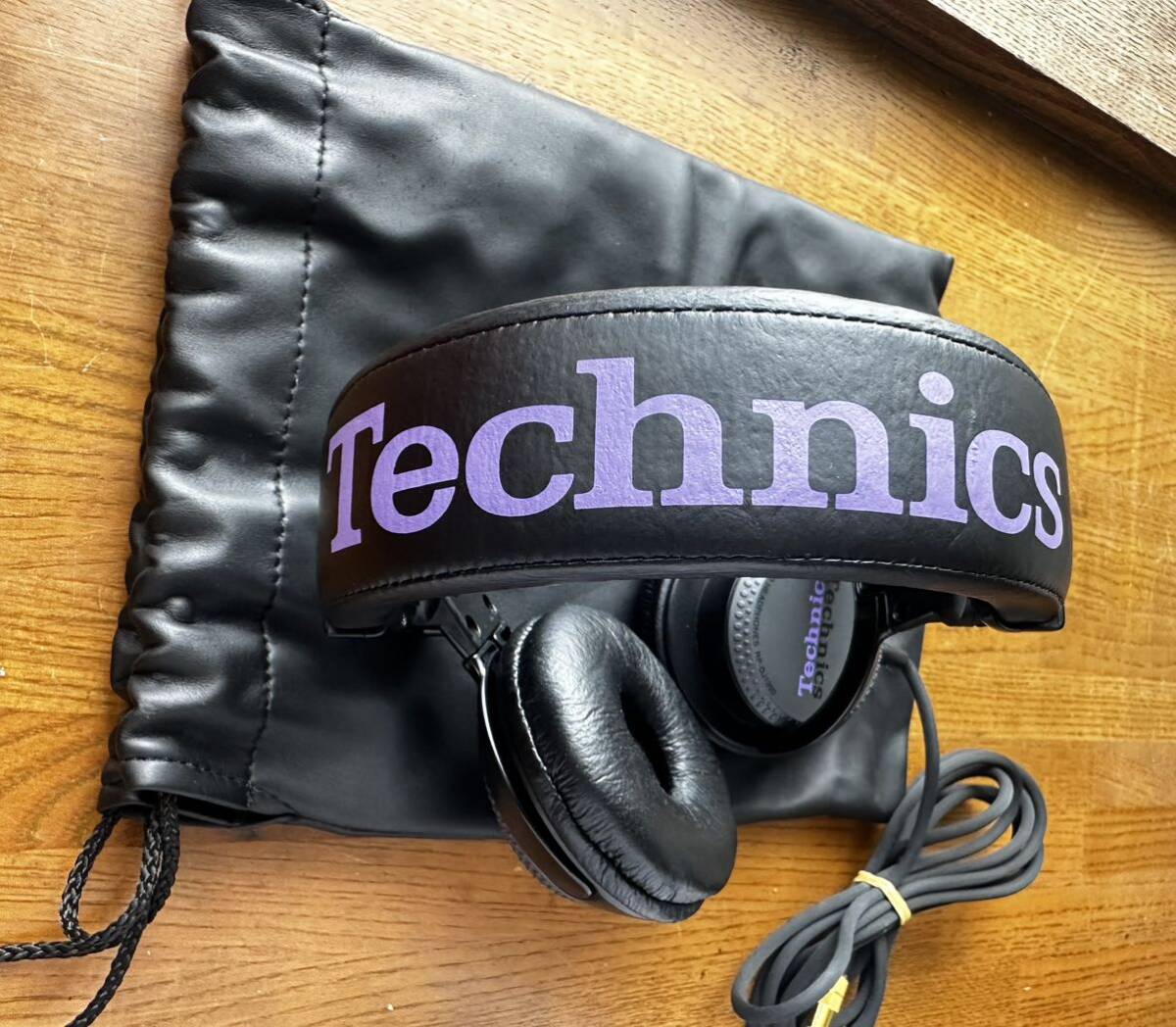TECHNICS RP-DJ1200 DJヘッドフォン です。ヘッドホン TECHNICS RP-DJ1200 DJヘッドフォン です。ヘッドホン