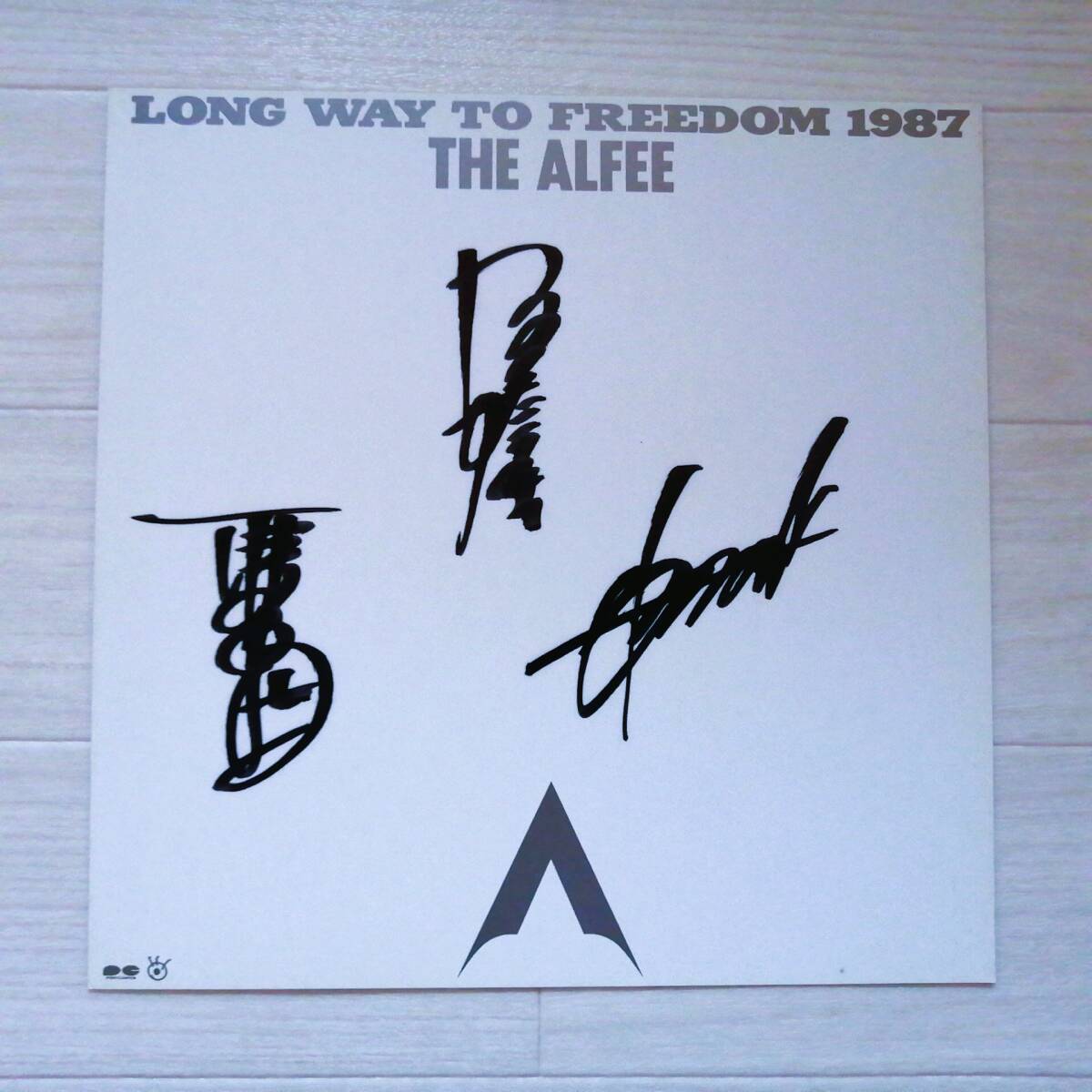ALFEE k⑤ オフィシャル 直筆サイン入り色紙 1987 LONG WAY TO ALFEE k⑤ オフィシャル 直筆サイン入り色紙 1987 LONG WAY TO