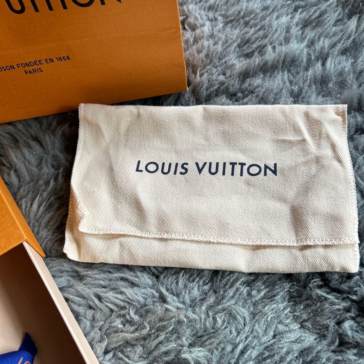 LOUIS VUITTON 空箱 保存袋 紙袋 リボン ショッパー 袋 ボックス LOUIS VUITTON 空箱 保存袋 紙袋 リボン ショッパー 袋 ボックス
