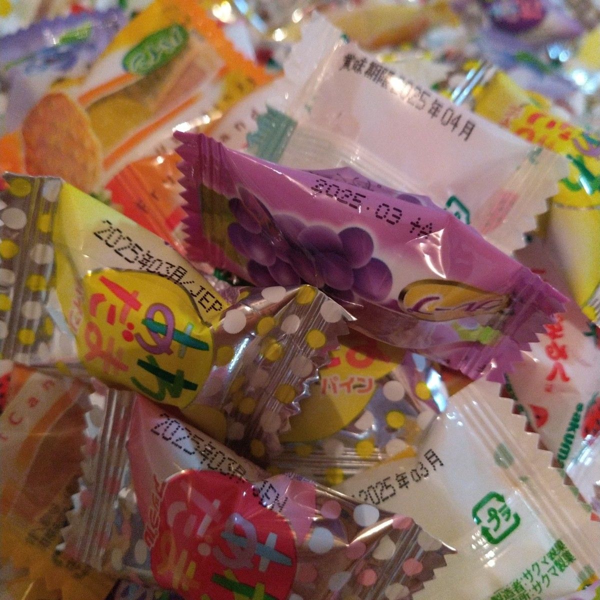 飴・パインアメ・あわだま・れもんこりっと・フルーツキャンディー他飴詰め合わせまとめ売り200個＋たまごビスケット