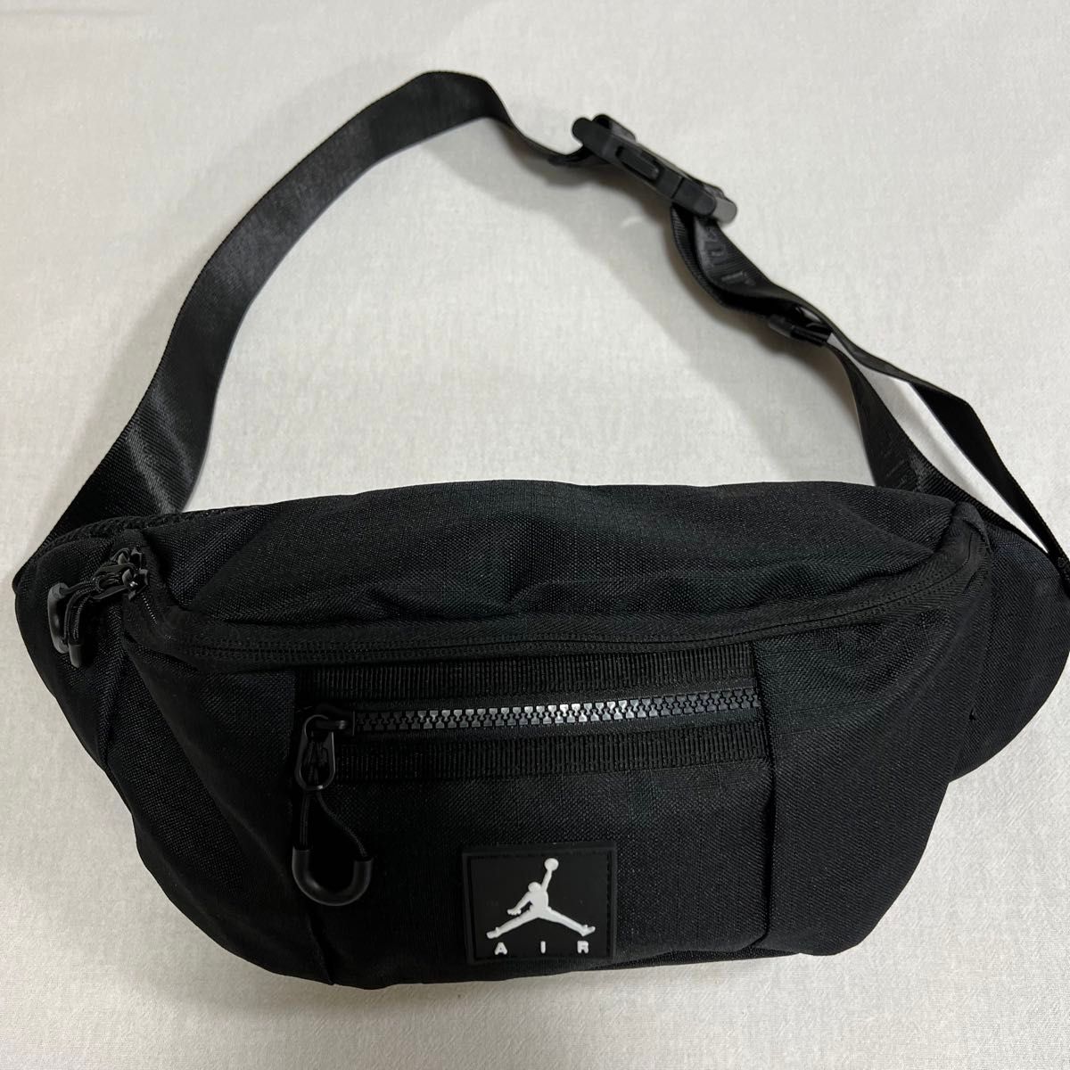 新品 ナイキ Nike ジョーダン ウエストポーチ ボディバッグ 新品 ナイキ Nike ジョーダン ウエストポーチ ボディバッグ