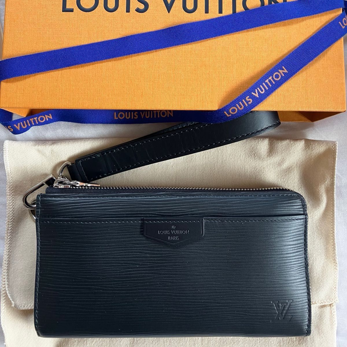 極美品 LOUIS VUITTON ジッピードラゴンヌ M81325 エピ レザー 極美品 LOUIS VUITTON ジッピードラゴンヌ M81325 エピ レザー
