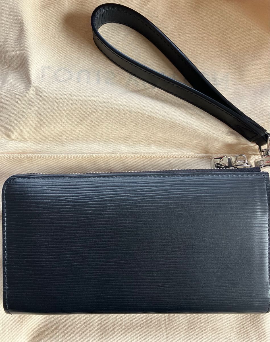 極美品 LOUIS VUITTON ジッピードラゴンヌ M81325 エピ レザー 極美品 LOUIS VUITTON ジッピードラゴンヌ M81325 エピ レザー