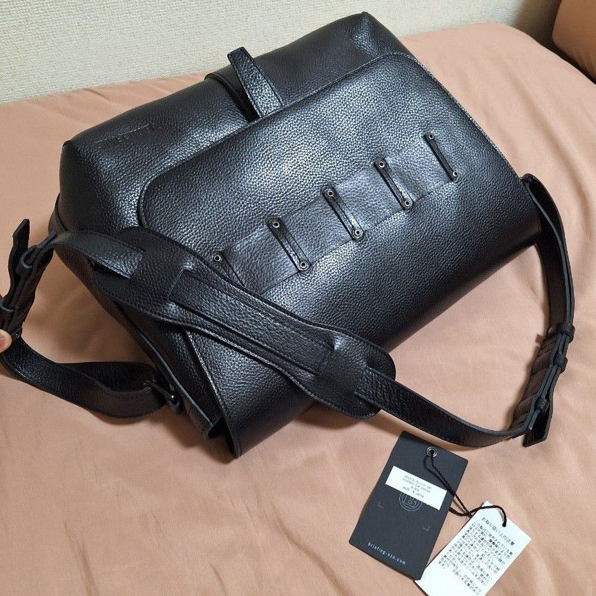 ほぼ未使用 レア》BRIEFING レザー ショルダーバッグ WILDERNESS ほぼ未使用 レア》BRIEFING レザー ショルダーバッグ WILDERNESS