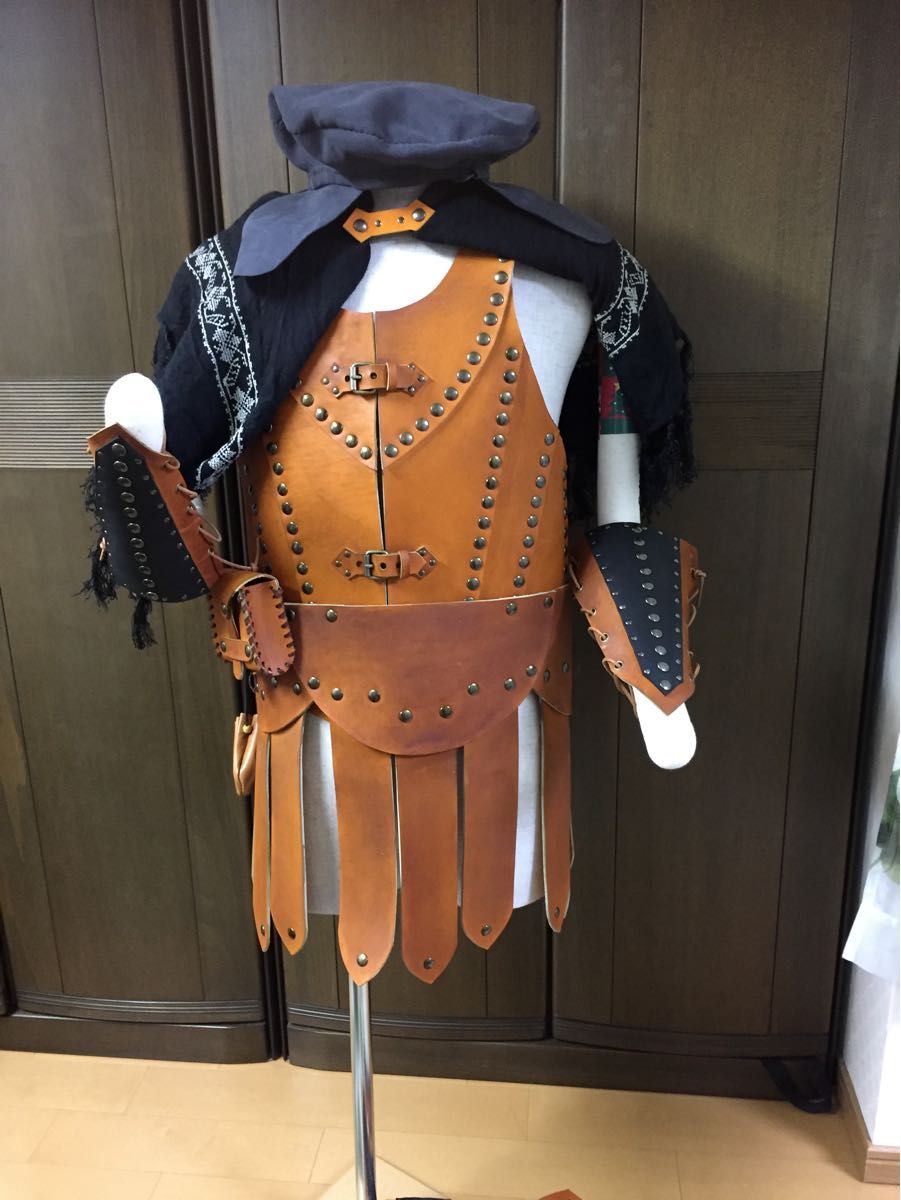 鎧 甲冑 レザーアーマー レザーアーマー 革鎧 本革製 厚み4ミリ 鎧 甲冑 レザーアーマー レザーアーマー 革鎧 本革製 厚み4ミリ