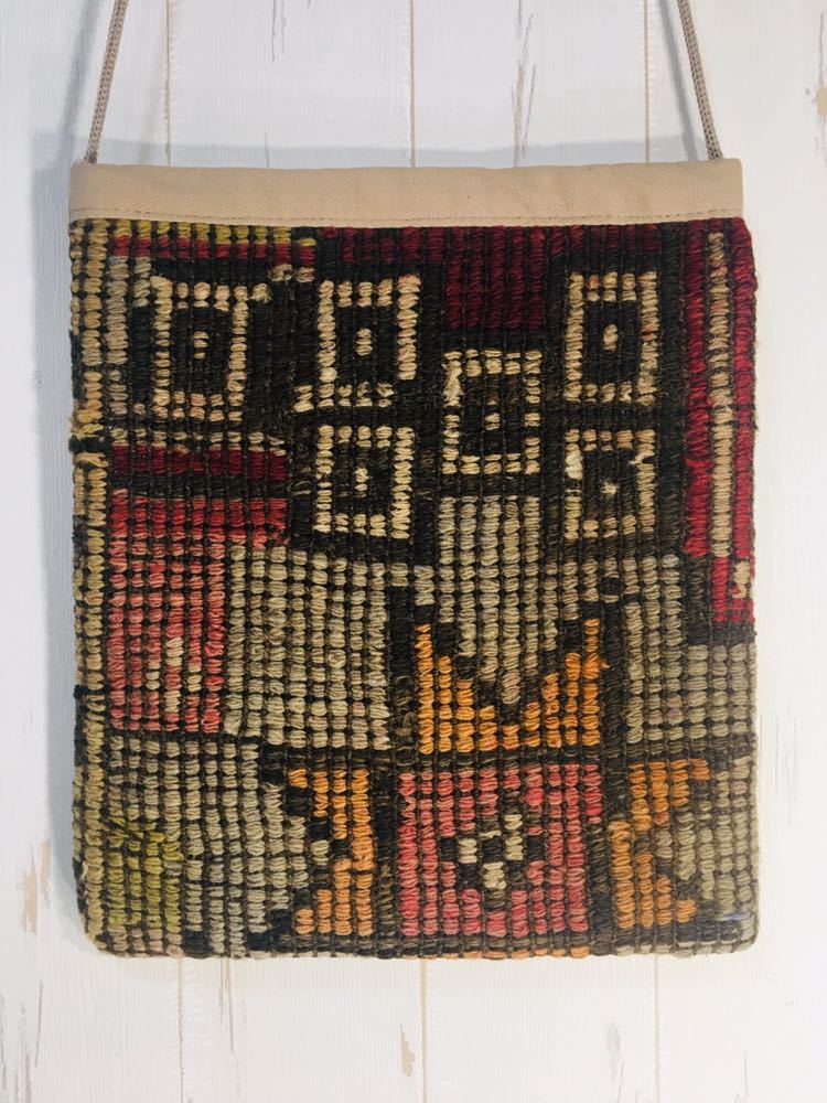 トルコ絨毯を裁断して作られたショルダーバッグA9 オールドキリム カーペット キリム ハンドメイド ヴィンテージ ビンテージ アンティーク