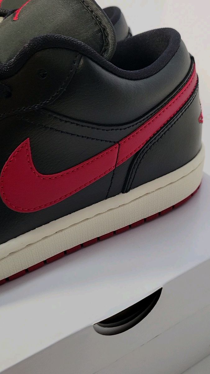 ナイキNike WMNS Air Jordan1 Low "Bred/Sail"