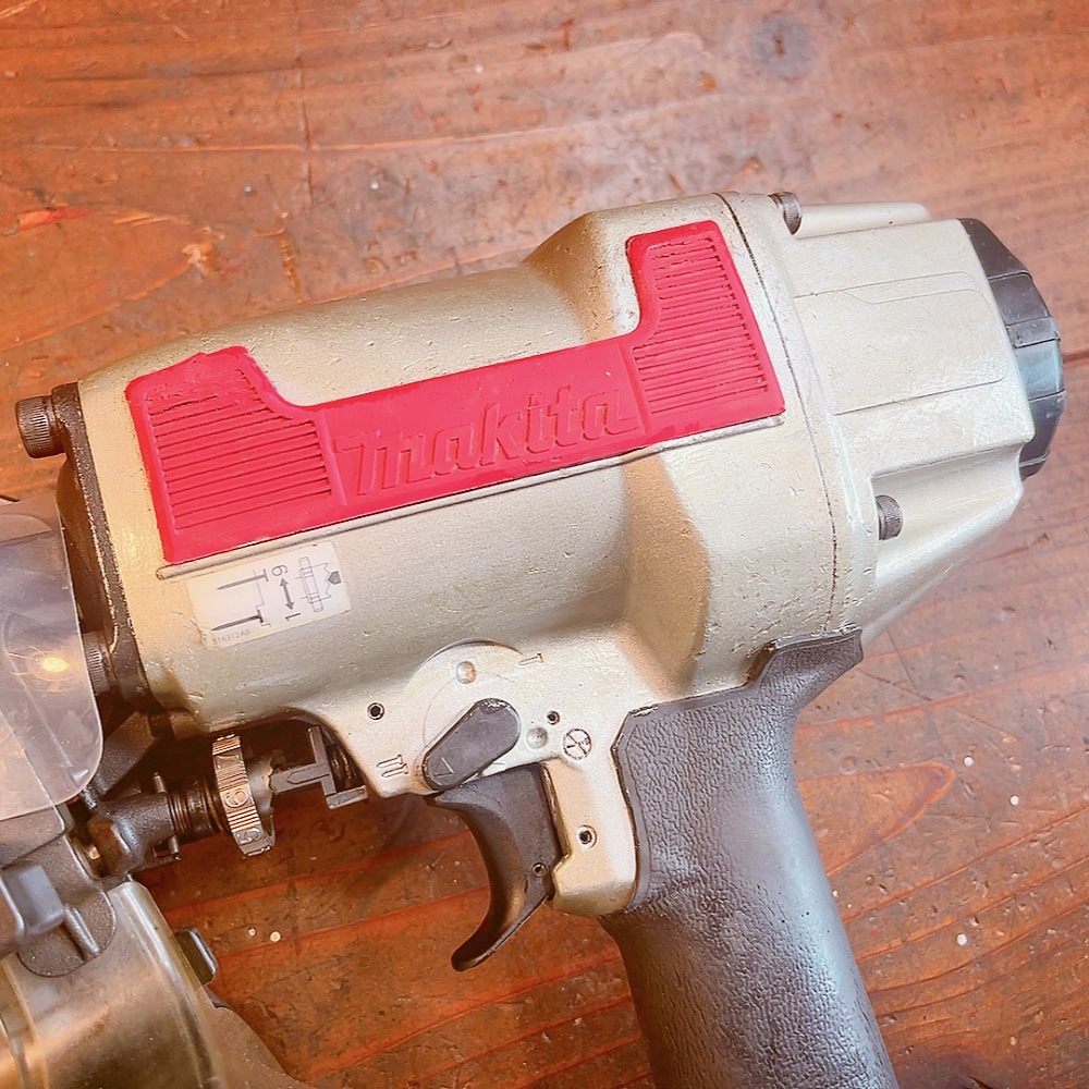 7日保証・整備済】消耗部品交換済♪マキタ 常圧 65mm 釘打ち機 7日保証・整備済】消耗部品交換済♪マキタ 常圧 65mm 釘打ち機