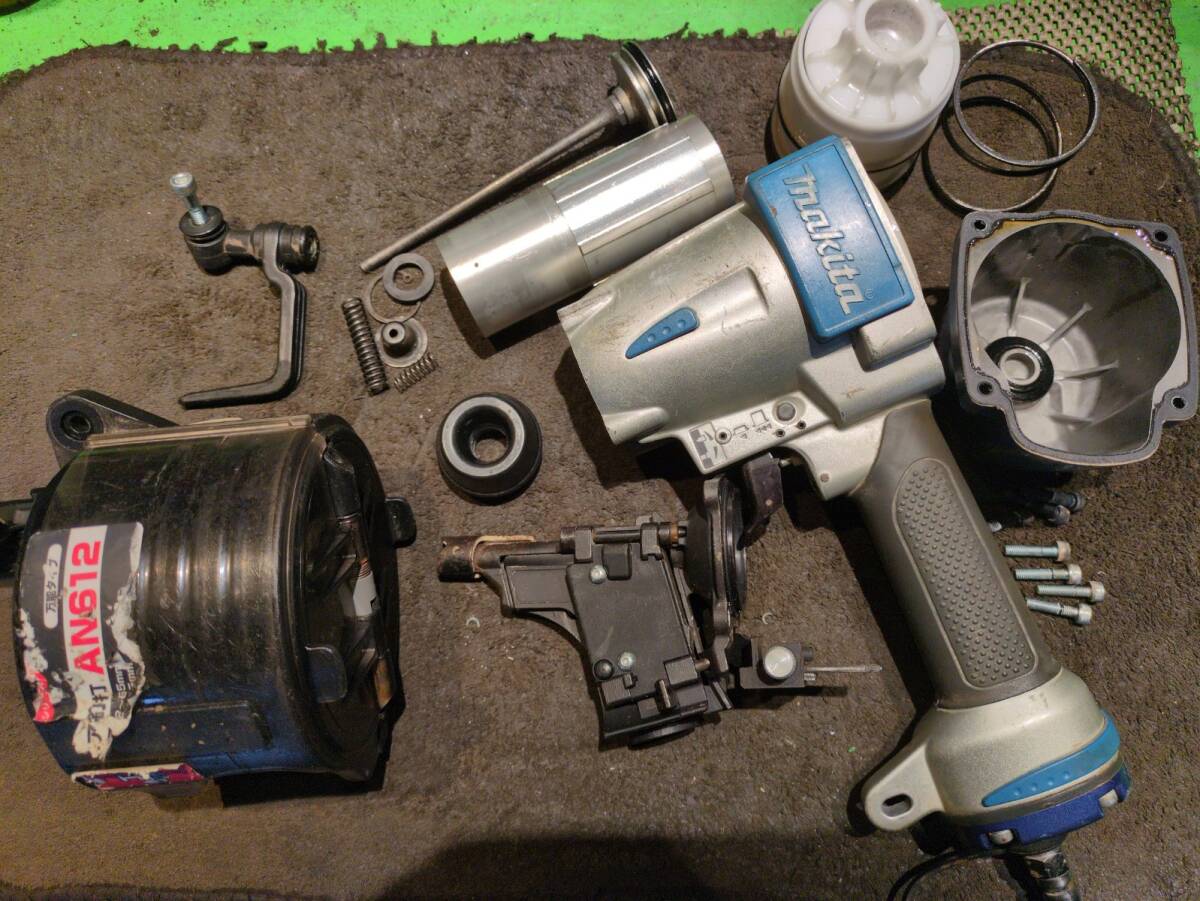 7日保証・整備済】消耗部品多数交換 マキタ 常圧 65mm 釘打ち機 7日保証・整備済】消耗部品多数交換 マキタ 常圧 65mm 釘打ち機