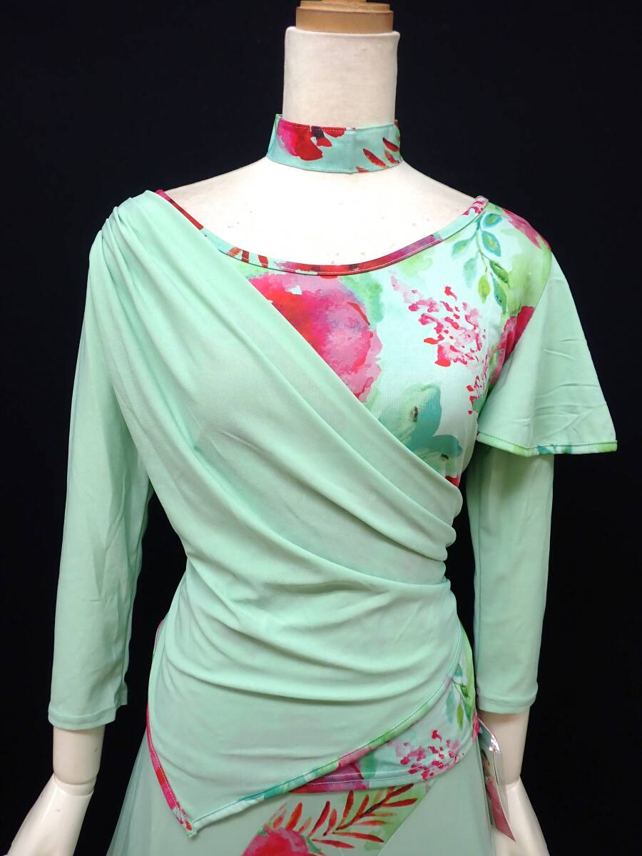 ⑧24F25即決☆新品タグ付き☆ML対応/ミントグリーン×赤/花柄 ⑧24F25即決☆新品タグ付き☆ML対応/ミントグリーン×赤/花柄