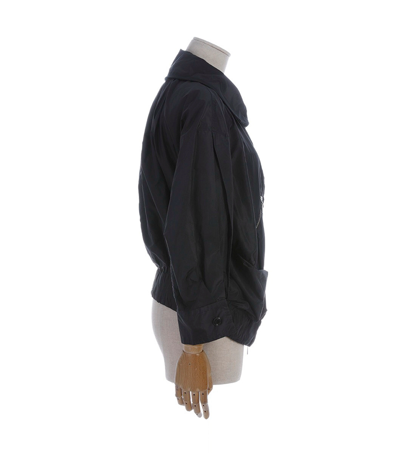 極美品　Louis Vuitton ルイヴィトン　シルク製　薄手コート　ジャケット　黒　ブラック　３８　M相当_画像4