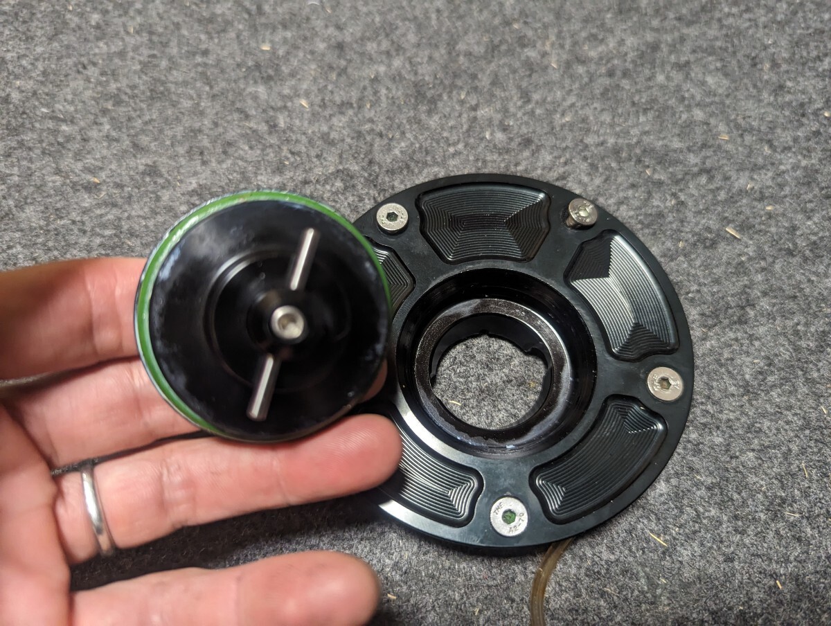 アコサット CNCタンクキャップ Z900RS ninja1000sx ninja1000 アコサット CNCタンクキャップ Z900RS ninja1000sx ninja1000