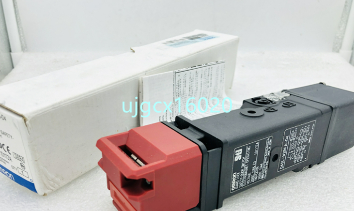 新品 OMRON D4SL-N2DFG 小形電磁ロック 保証付き