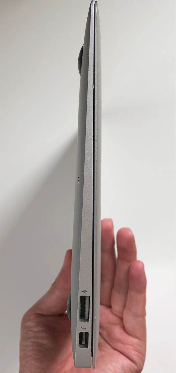 MacBook Air (11-inch, Early 2014) Core i5 Windows11 office2019