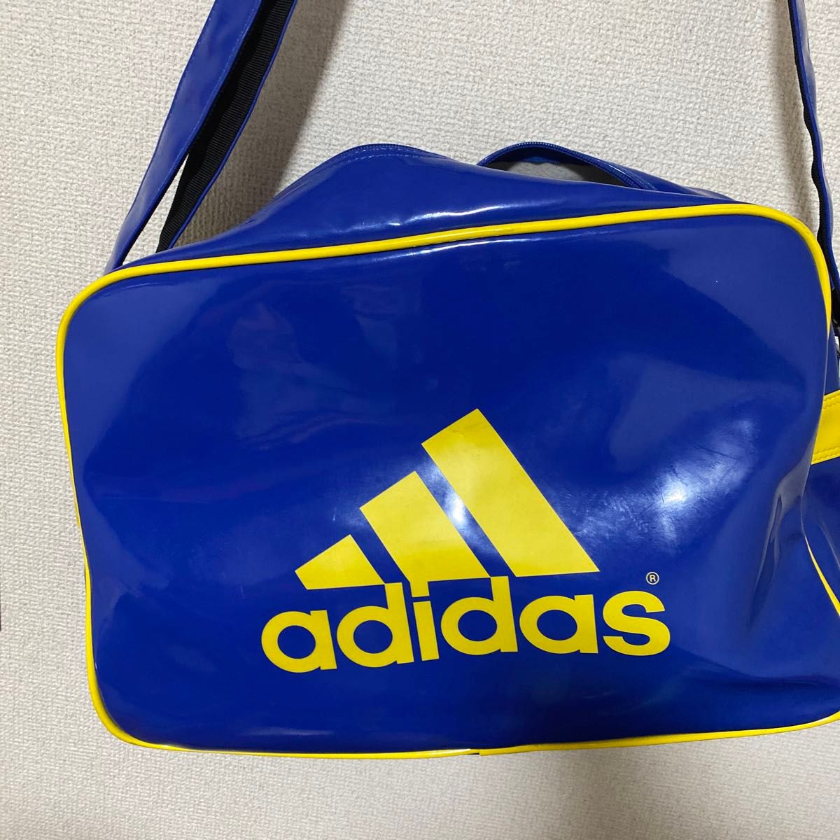 アディダス ジャイアンツ ショルダーバッグ エナメル コラボ 青 アディダス ジャイアンツ ショルダーバッグ エナメル コラボ 青
