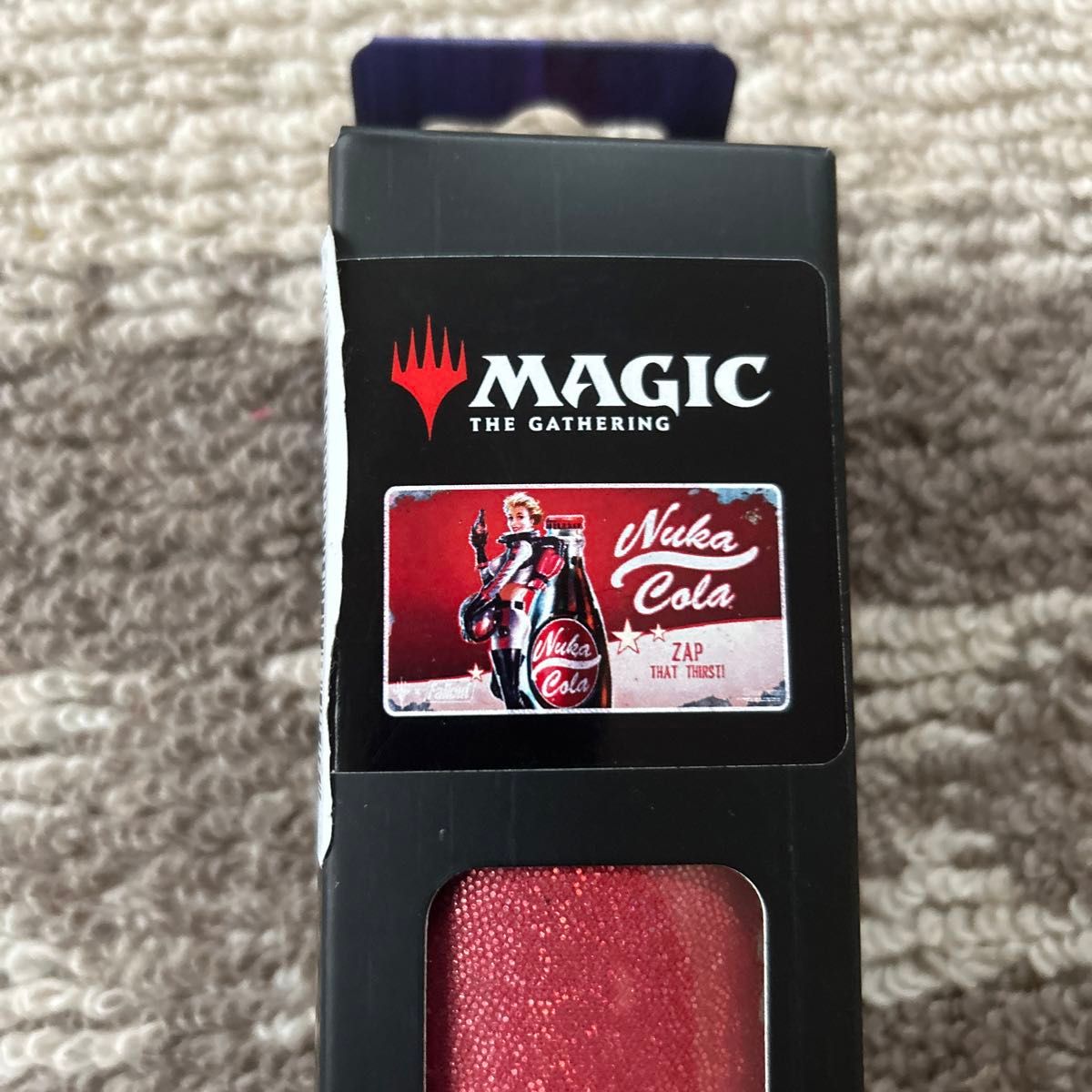 激安人気新品 MTG ウルトラ・プロ Fallout プレイマット&デッキケース ヌカコーラ マジック:ザ・ギャザリング