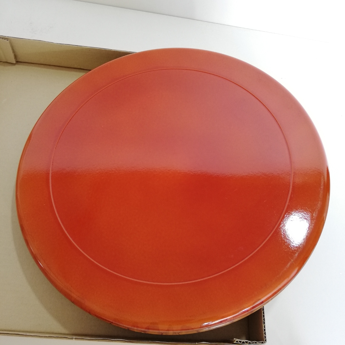 漆器朱色のお盆丸盆千筋杢目32.6cm 未使用[昭和レトロ和食器お盆煎茶