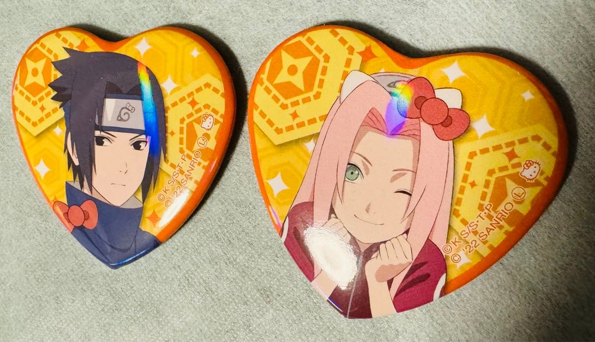 NARUTO サンリオ ハート型 缶バッジ 少年篇 サスケ サクラ2点 NARUTO サンリオ ハート型 缶バッジ 少年篇 サスケ サクラ2点
