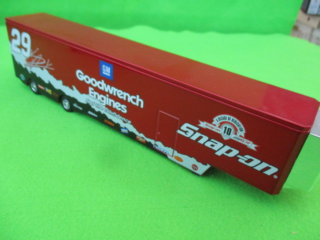 【在庫１点のみ】 スナップオン Snap on グッズ Good wrench Engines ２９ トレーラー トラック ミニカー 1/64 展示品 未使用_画像4